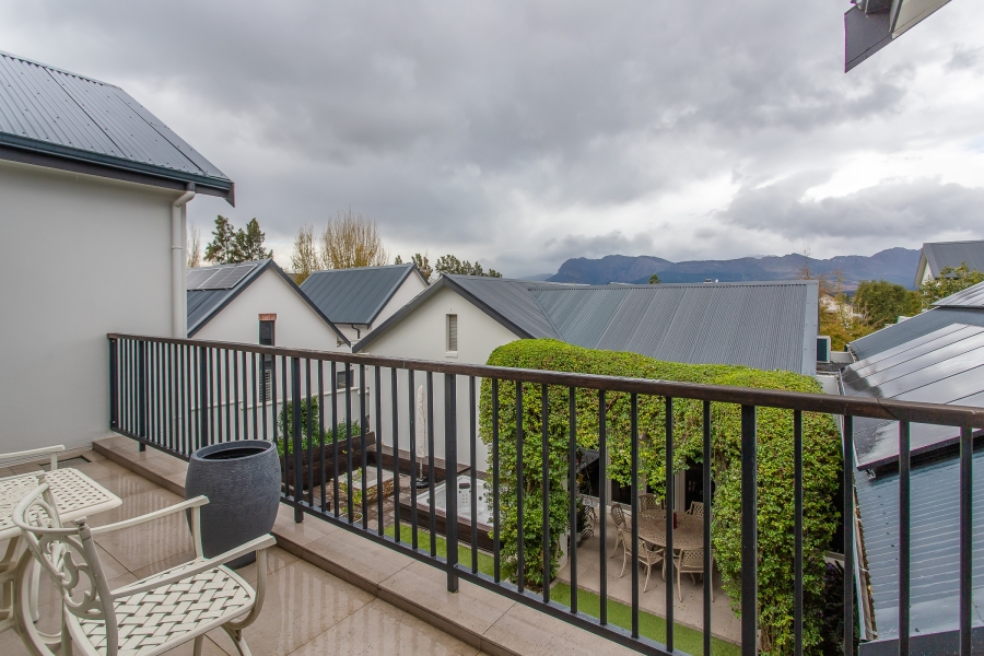 4 Bedroom Property for Sale in Lemoenkloof Western Cape